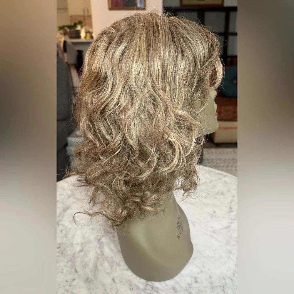 Vintage Rene Of Paris Wig‎ #4106 Melissa (BROWN BLOND).